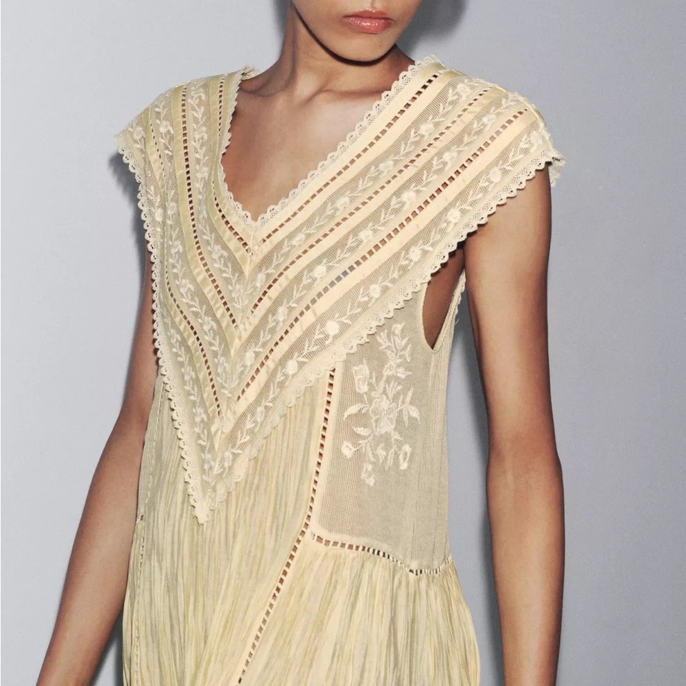 Out of stock ! Beautiful Zara Butter Yellow Cream Lace Dress